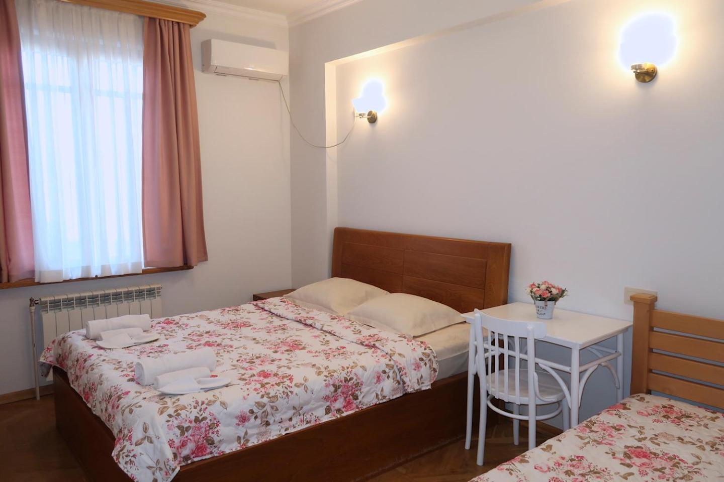 Guest House Merci Tbilisi Eksteriør billede